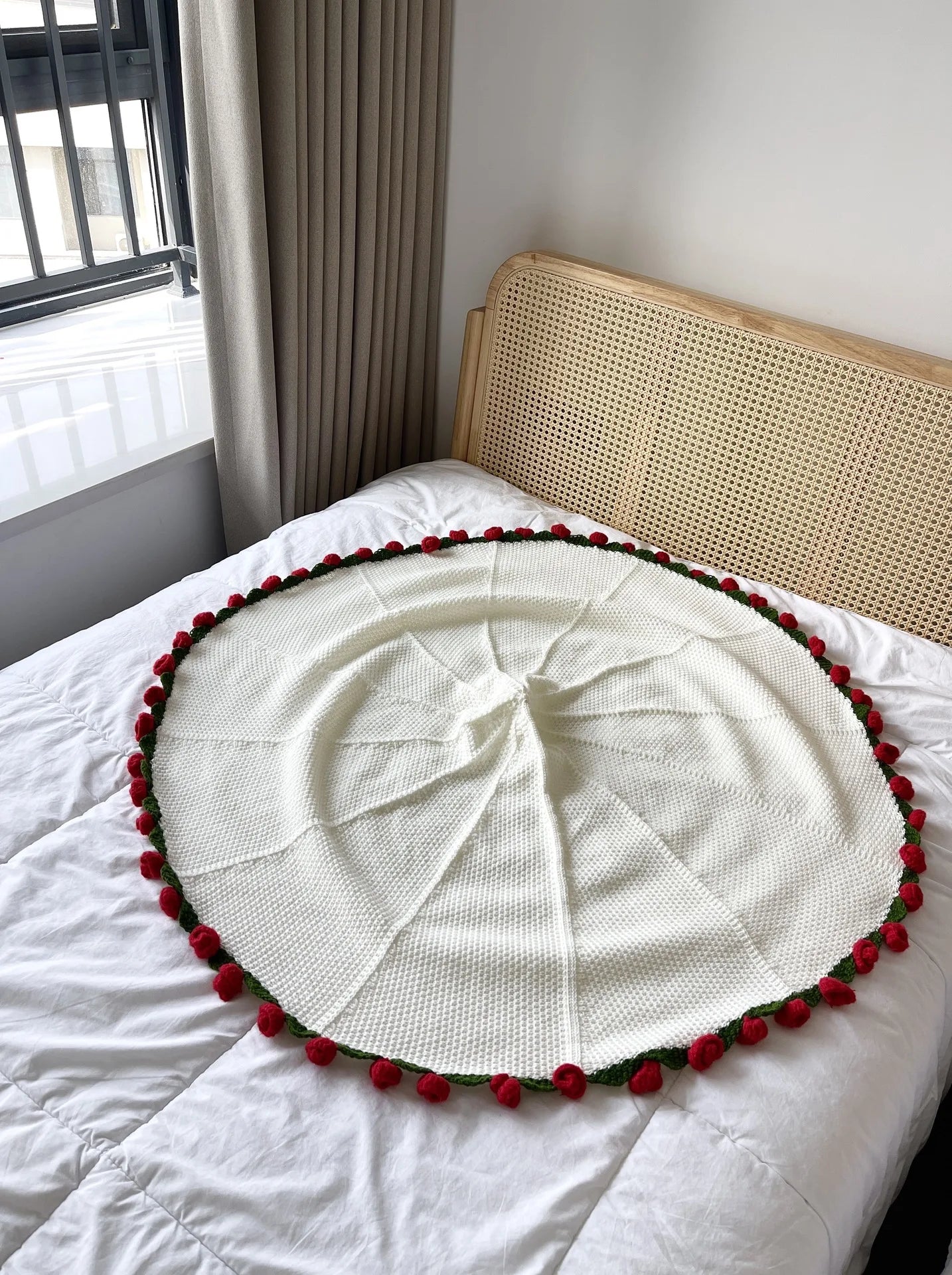 Handmade Crochet Rose Blanket for Cozy Comfort - Smarsty