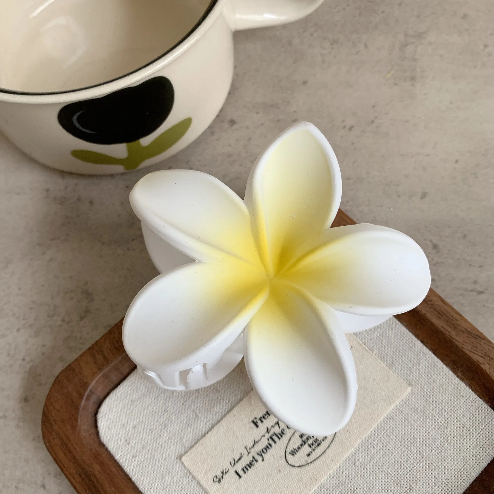 Frosted Egg Flower Hair Claw Clip Secure Hold Beach Stylish - Smarsty