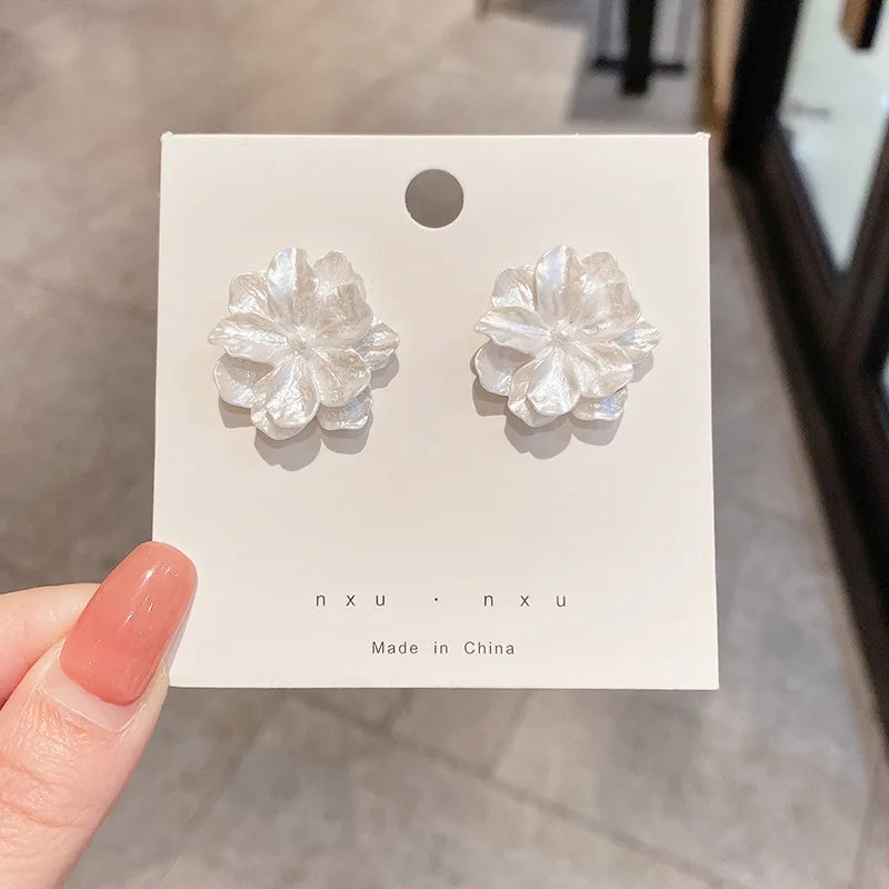 Large White Camellia Resin Stud Earrings Bridal Gift - Smarsty