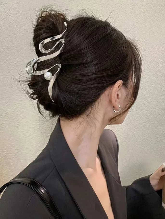 Large Silver Heart Hair Claw Clip Elegant Secure Hold - Smarsty