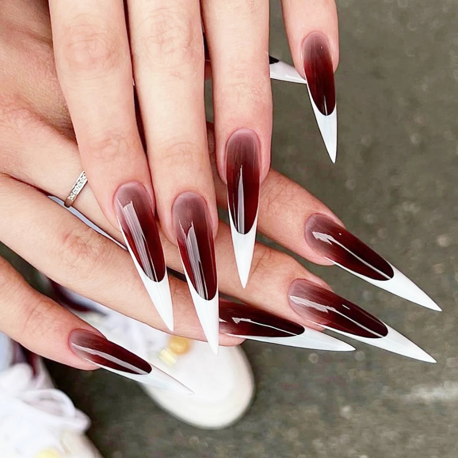 24 Piece Glossy Black Press On Nails Set - Smarsty