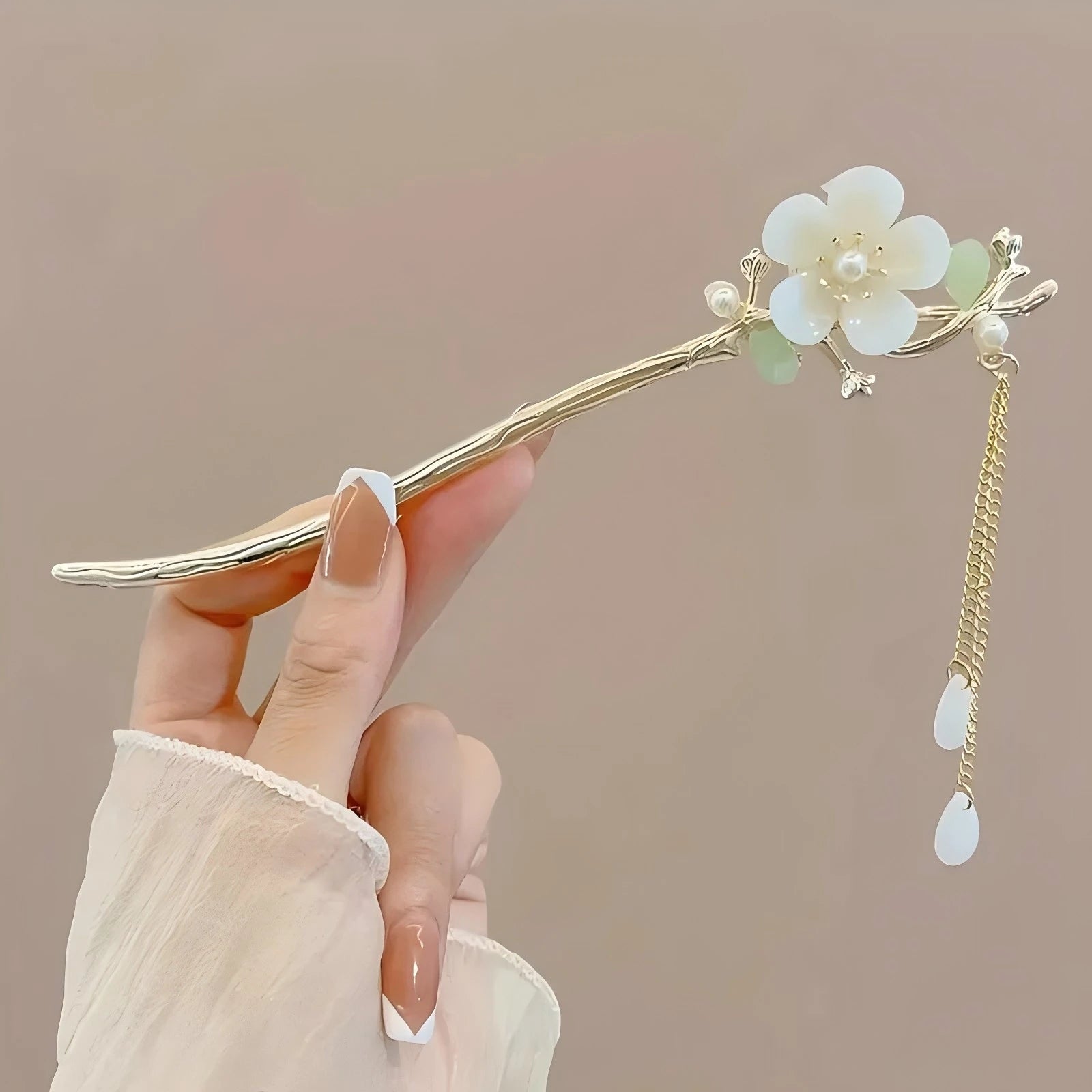 Elegant Floral Design Hair Clip with Tassels - Smarsty