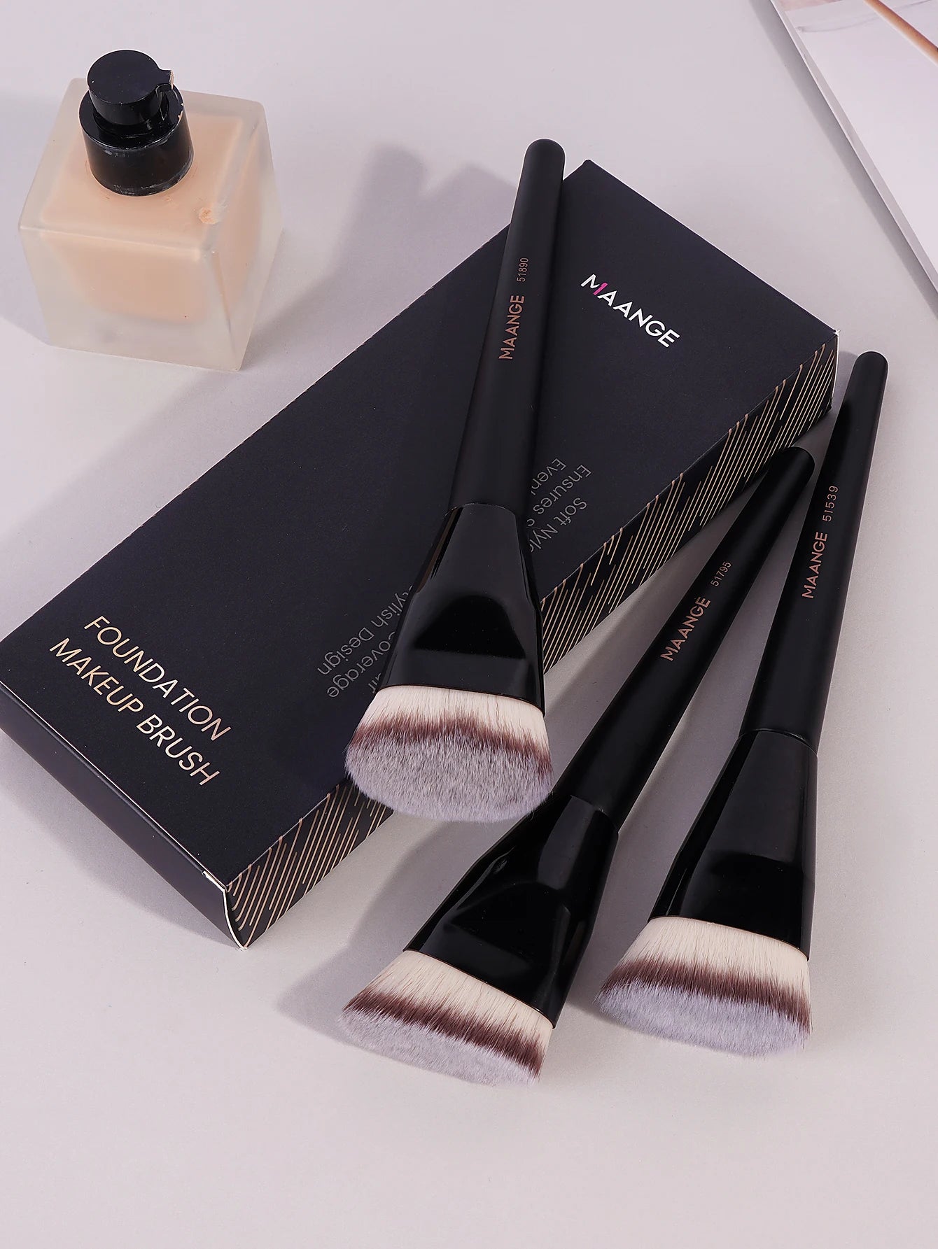 MAANGE 3 Piece Makeup Brush Set for Flawless Application - Smarsty