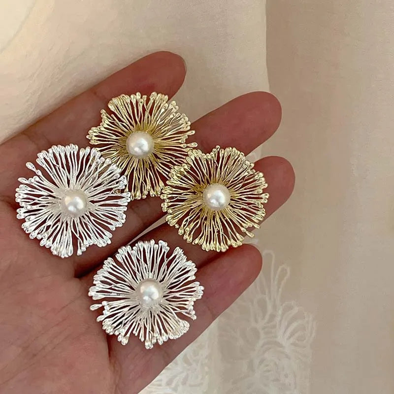 Pearl Stud Earrings Metal Flower Design Gold Color - Smarsty