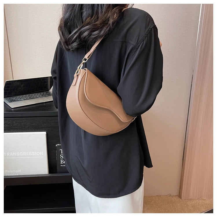 Small Leather Saddle Bag For Women Crossbody Vintage Style - Smarsty