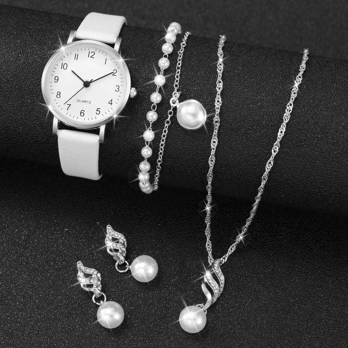 Fashion Women's Quartz Watch with Leather Band and Diamonds - Smarsty