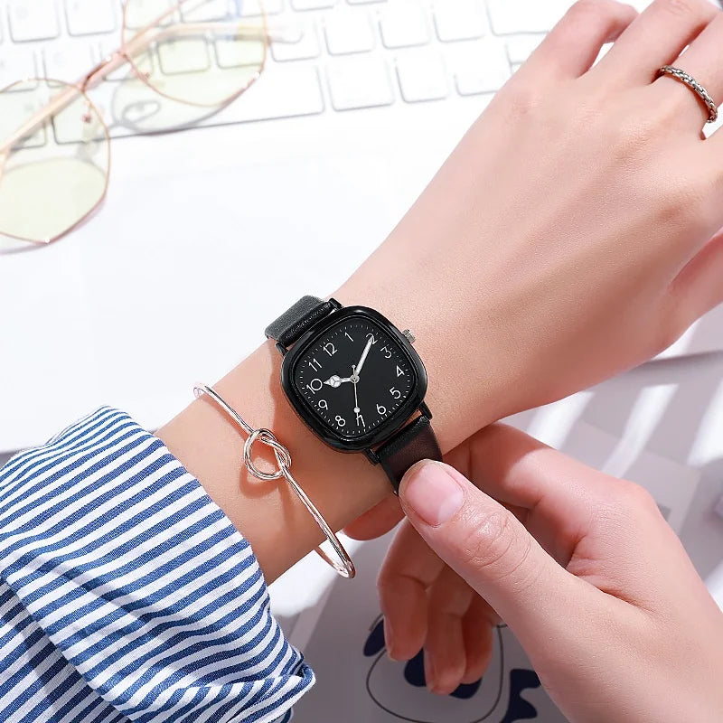 Fashion Brand Bear Women Quartz Watch with Silicone Band - Smarsty
