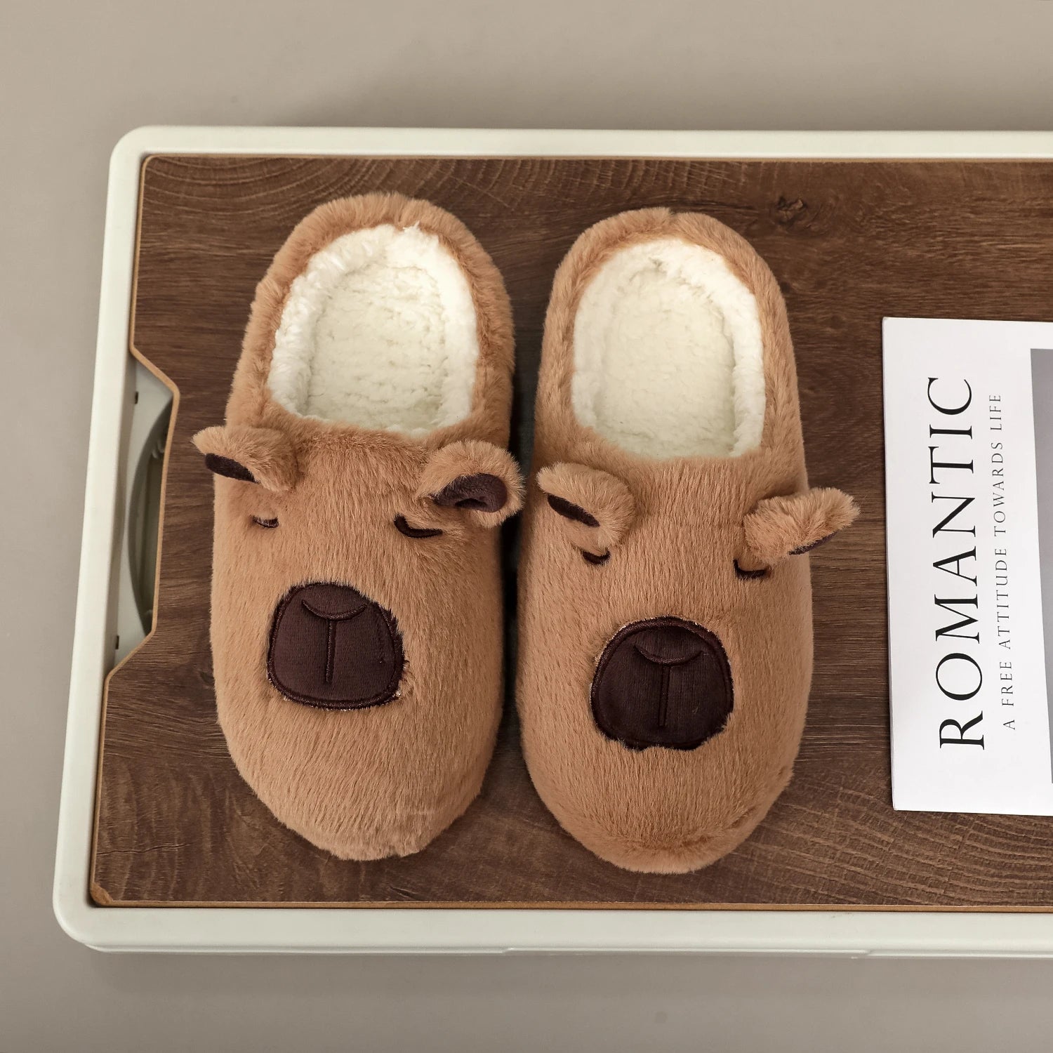 A Pair of Brown Plush Kapibara Animal Patterns, Furry Home Soft Soles, Comfortable Furry Slippers, Cute, Warm and Non-Slip Indoor Slippers for Men and Women, Lightweight, Silent and Comfortable Shoes, the First Choice for Hol - Smarsty
