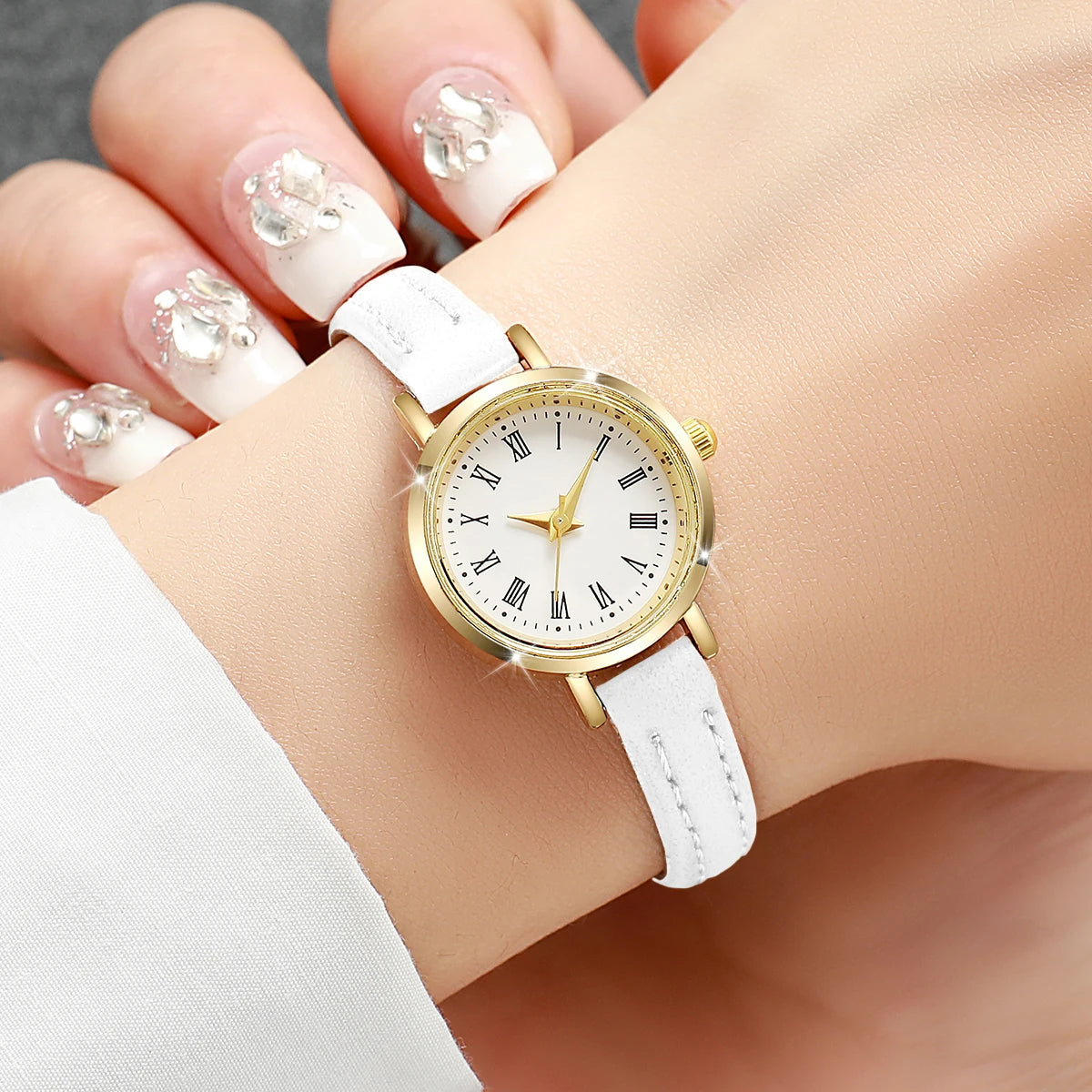Fashionable Women's Quartz Watch with Leather Band - Smarsty