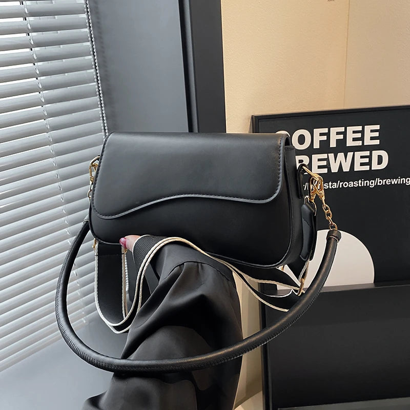 Small Leather Saddle Bag For Women Crossbody Vintage Style - Smarsty