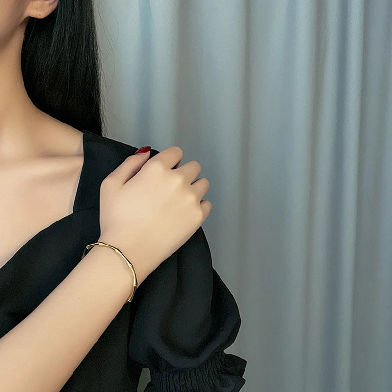 Creative Gold Cuff Bracelet for Women’s Fashion - Smarsty