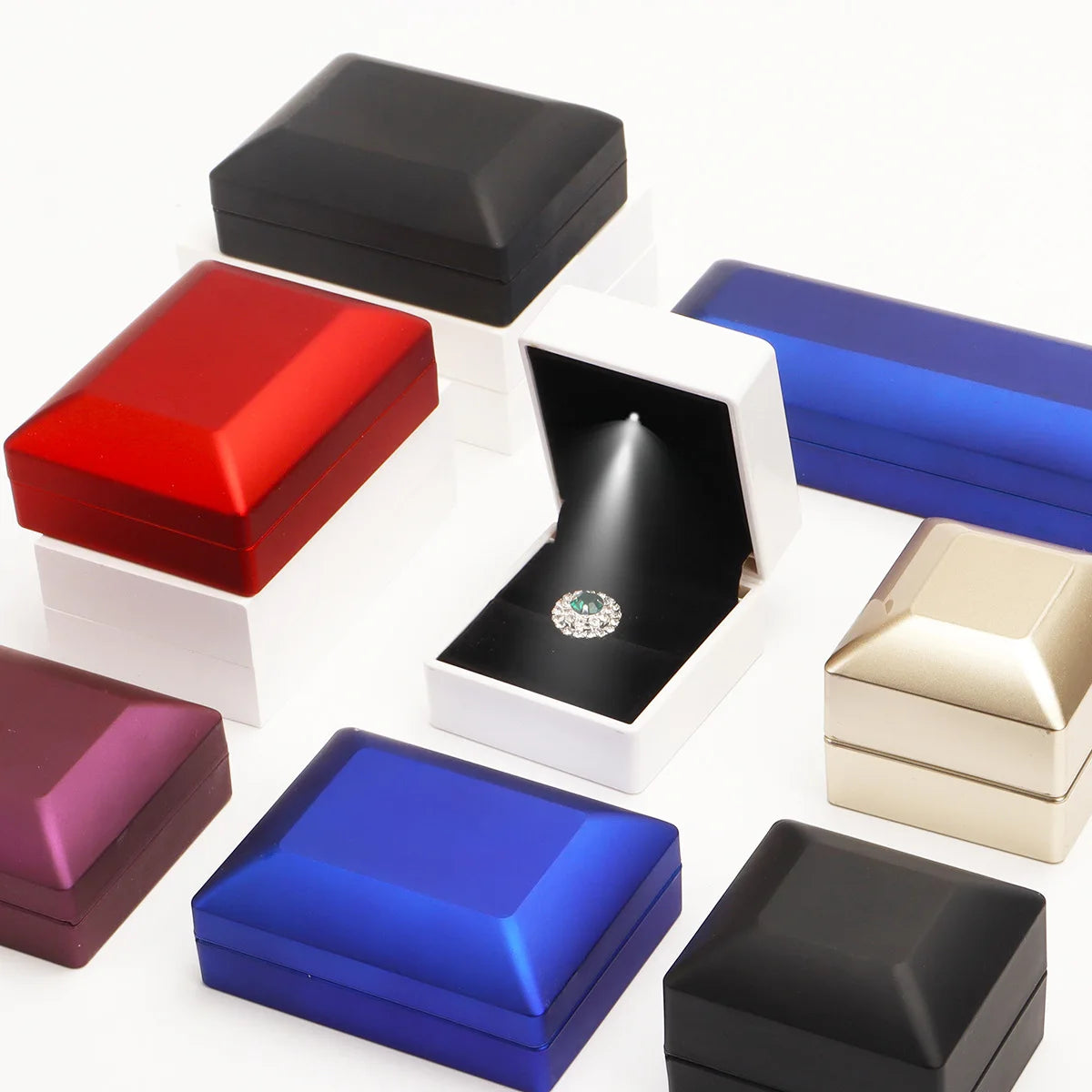 LED Illuminated Ring Box with Velvet Display Finish - Smarsty