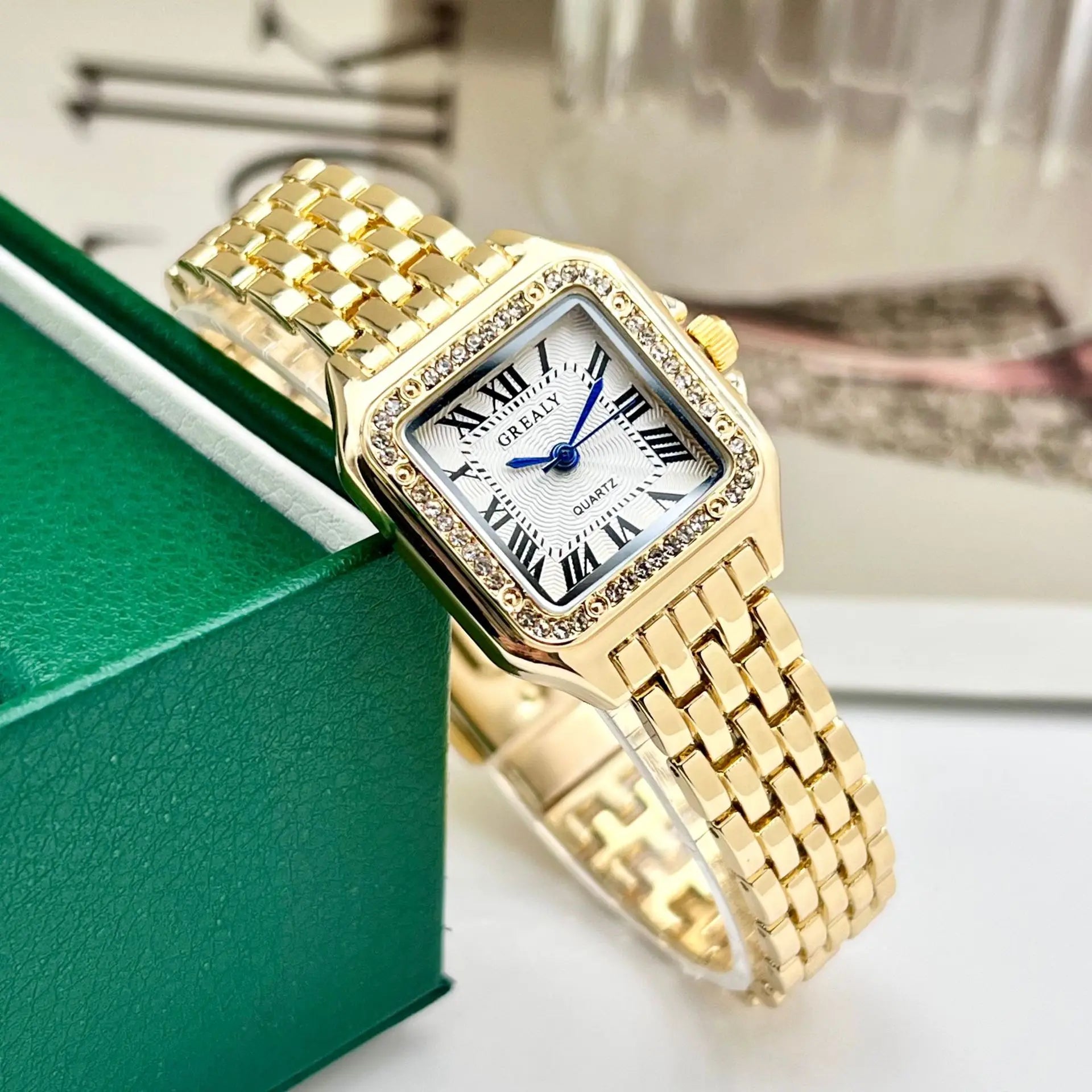 Light Luxury Gold Stainless Steel Women's Quartz Watch - Smarsty