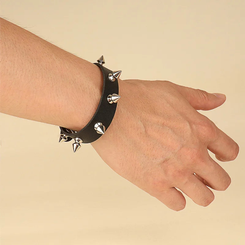 Adjustable Black Leather Punk Bracelet with Metal Spikes - Smarsty