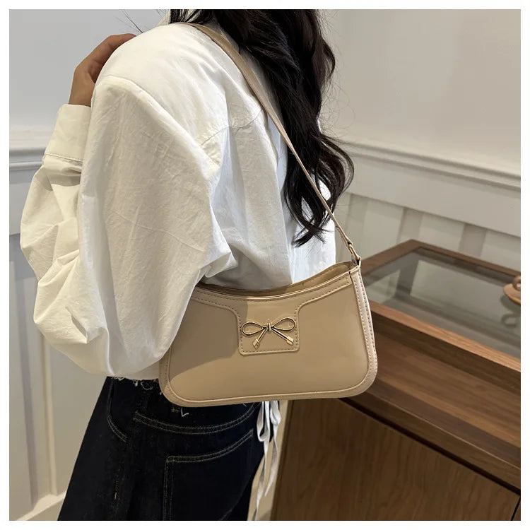Metal Bow Shoulder Bag For Women With Classic Baguette - Smarsty