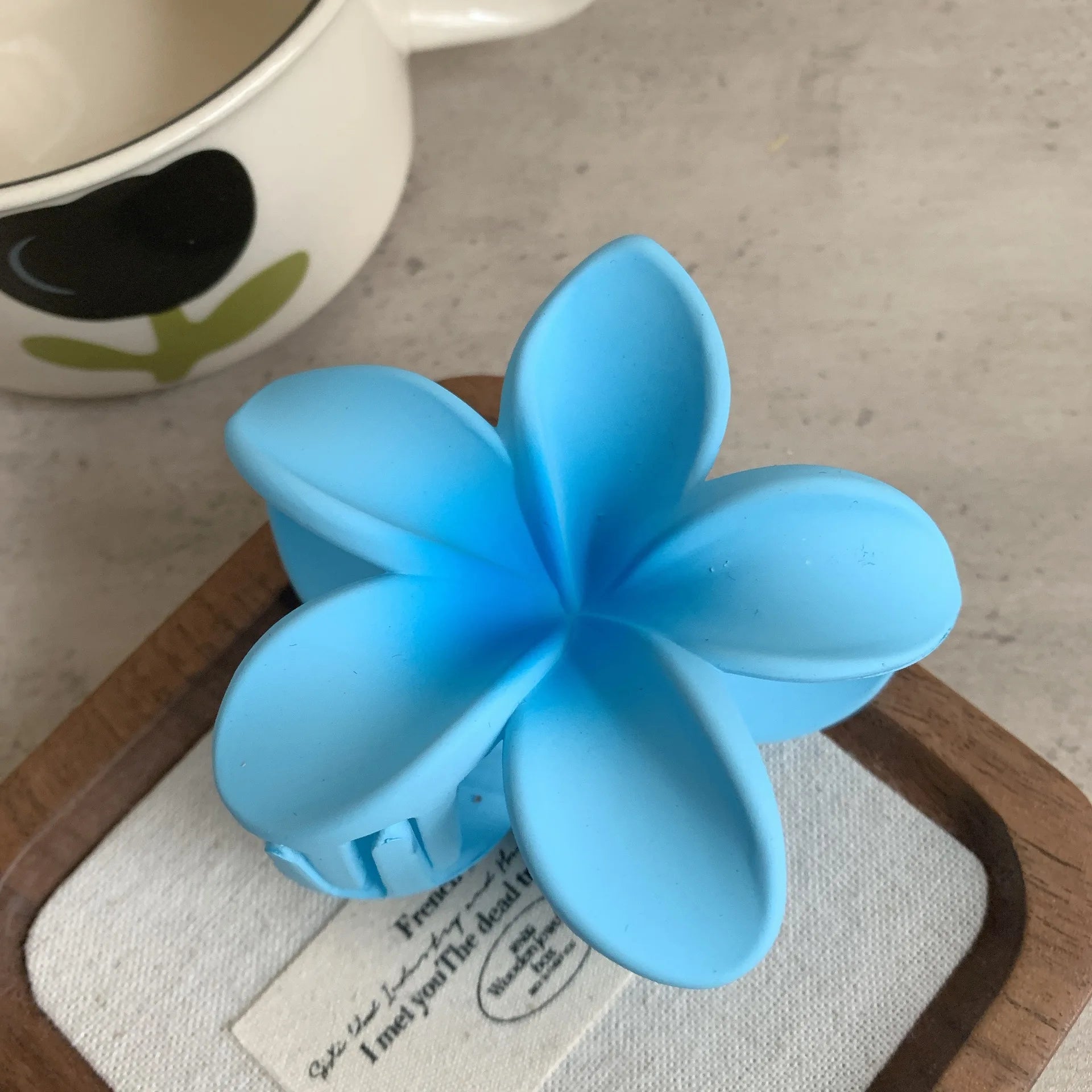 Frosted Egg Flower Hair Claw Clip Secure Hold Beach Stylish - Smarsty