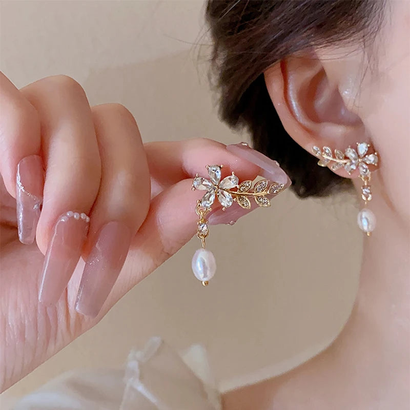 Zircon Stud Earrings Floral Leaf With Pearl Shimmer - Smarsty