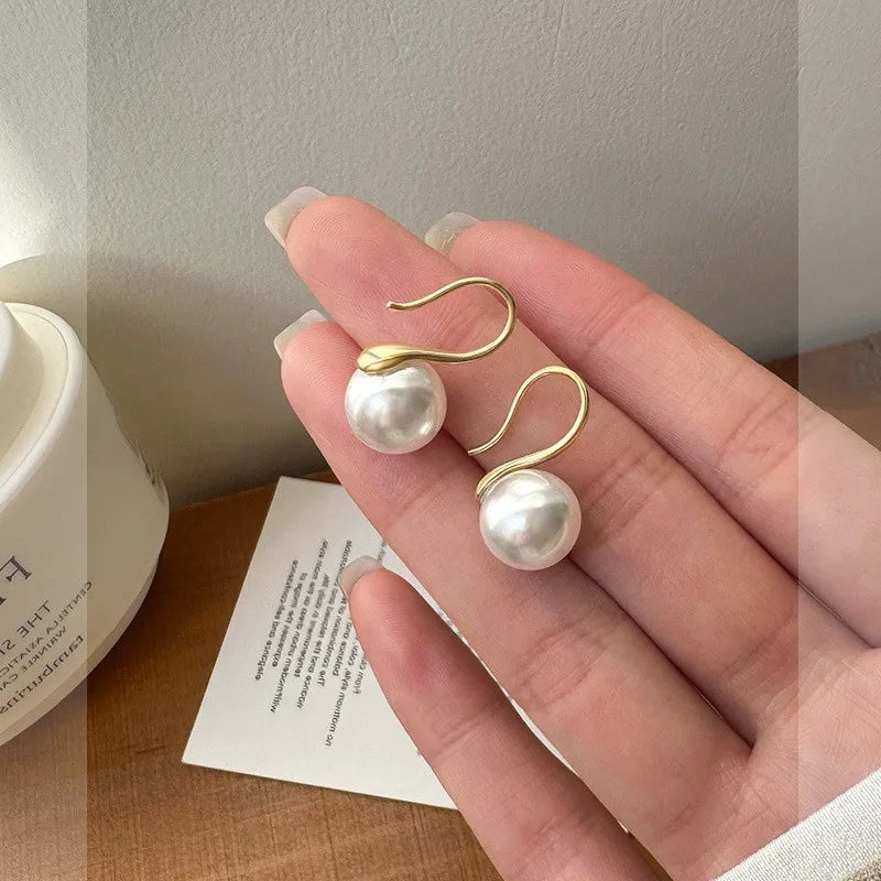 Heart Shaped Pearl Geometric Earrings For Women Daily Wear - Smarsty