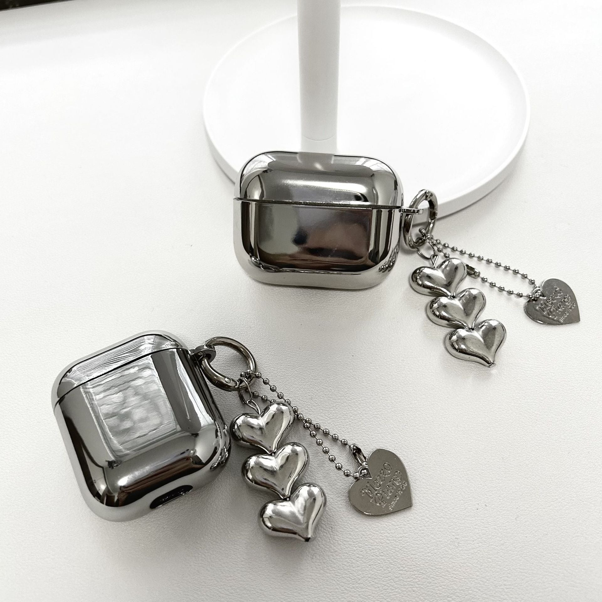 Luxury Silver Earphone Case with Heart Keyring - Smarsty