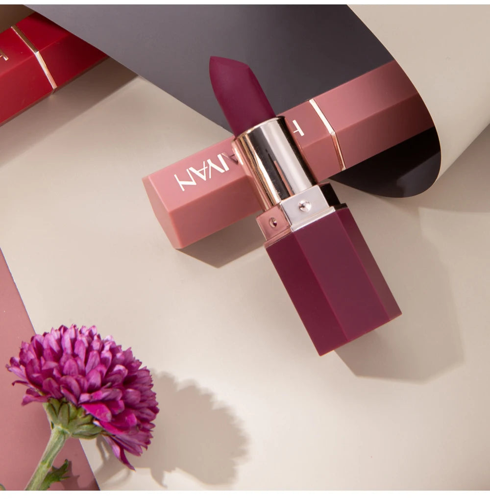 Long-Lasting Matte Lipstick with Velvet Finish - Smarsty