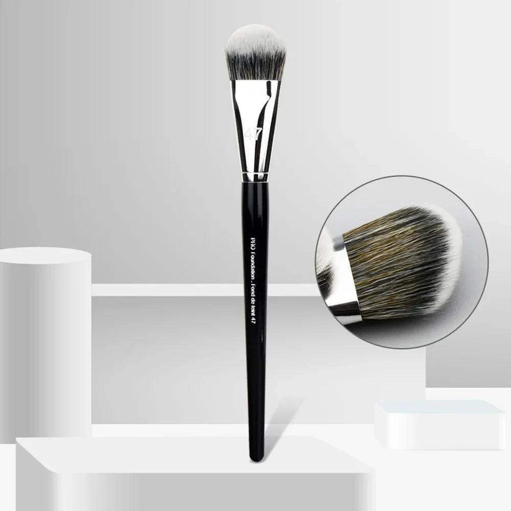 Professional Foundation Brush for Flawless Makeup Application - Smarsty