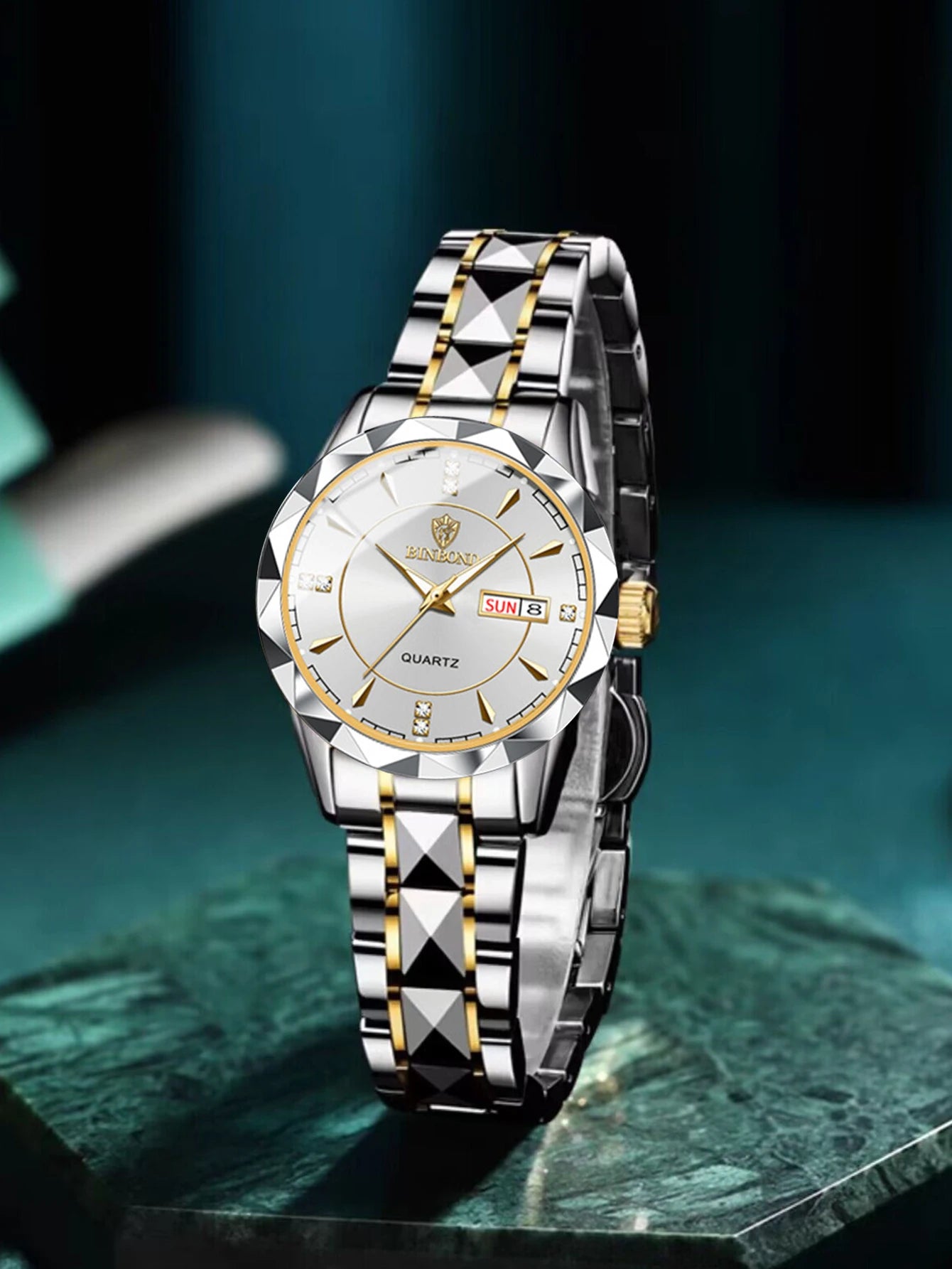 Luxury Waterproof Quartz Watch for Women with Luminous Feature - Smarsty