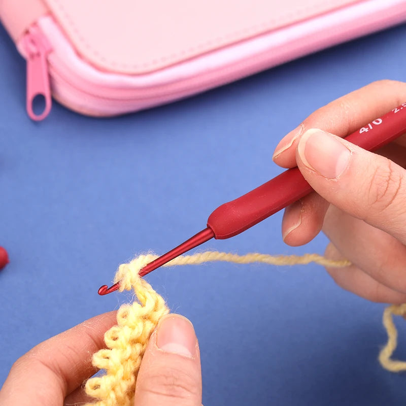 Ergonomic Red Crochet Hook Set for Beginners - Smarsty