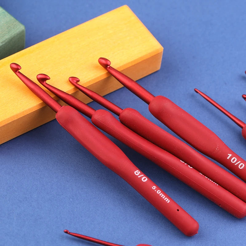 Ergonomic Red Crochet Hook Set for Beginners - Smarsty