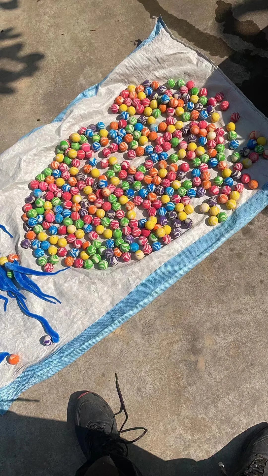 Interactive Colorful Bouncing Ball Cat Toy for Indoor Fun - Smarsty