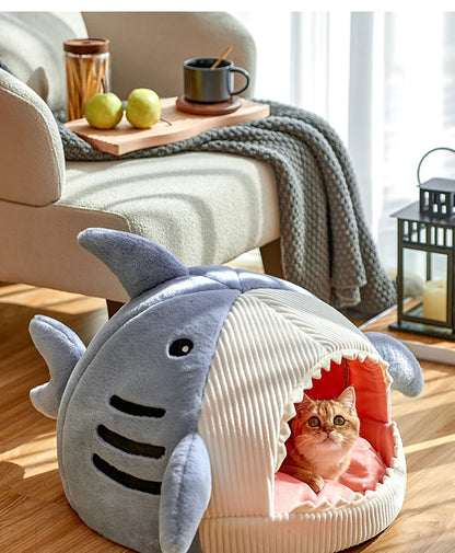 Enclosed Warm Cat Bed With Non-Slip Design - Smarsty