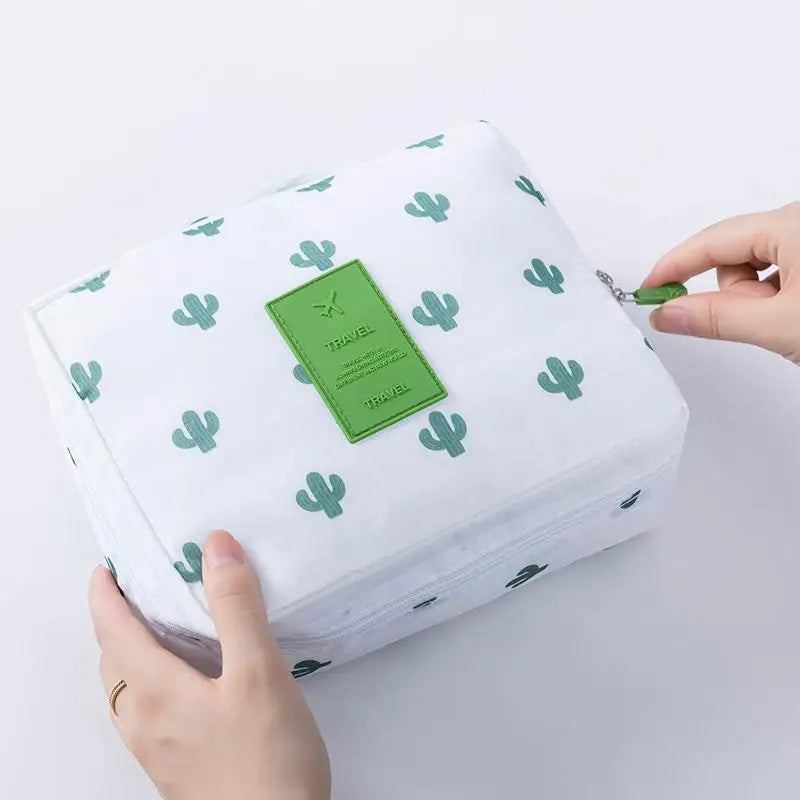 High Capacity Outdoor Makeup Bag Waterproof Organizer - Smarsty