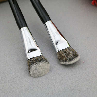 Professional Liquid Foundation Brush for Flawless Makeup - Smarsty