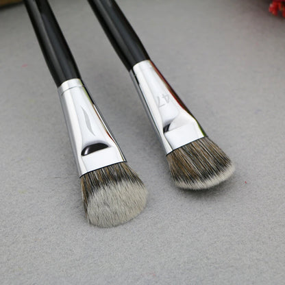 Professional Liquid Foundation Brush for Flawless Makeup - Smarsty
