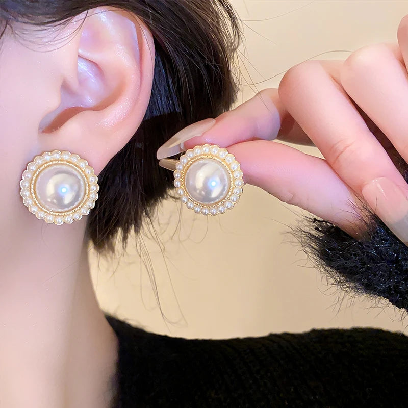 Pearl Stud Earrings For Women Geometric Round Design - Smarsty