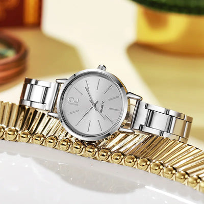 Luxury Women Quartz Wristwatch Set with Hollow Strap - Smarsty