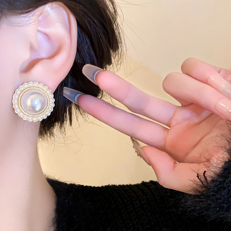 Pearl Stud Earrings For Women Geometric Round Design - Smarsty