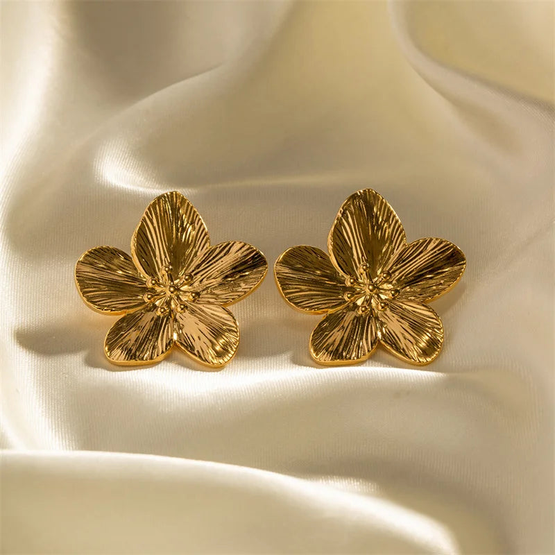 Vintage Gold Flower Stud Earrings Lightweight Hypoallergenic - Smarsty