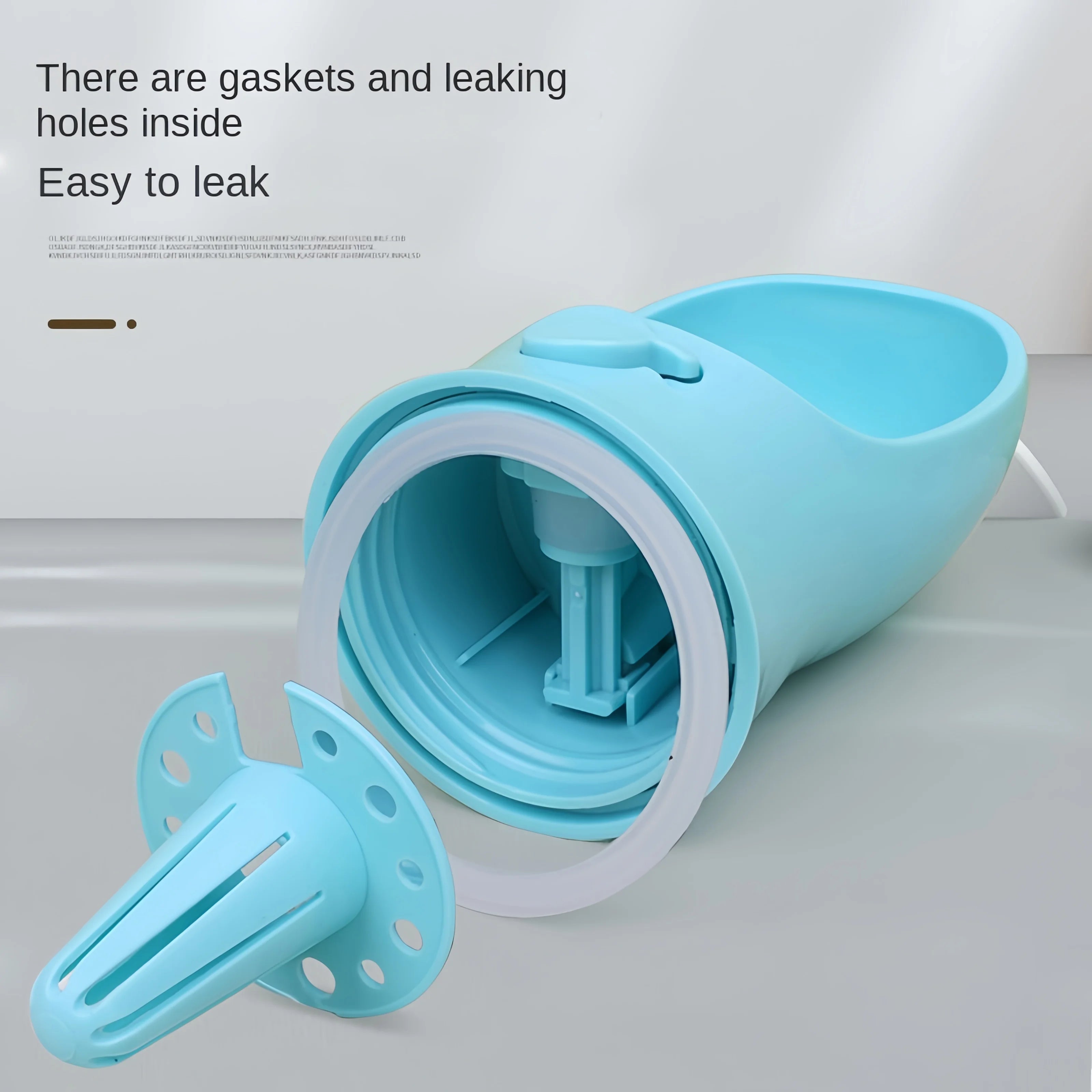 Portable Dog and Cat Water Bottle with Food Storage - Smarsty