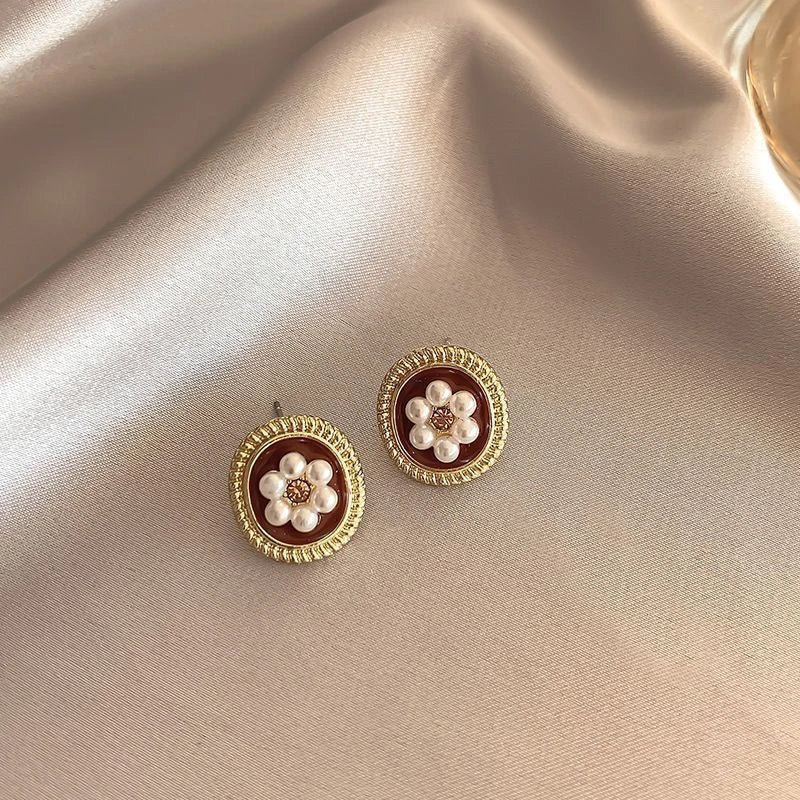 Vintage Pearl Stud Earrings For Women Elegant Retro Chic - Smarsty