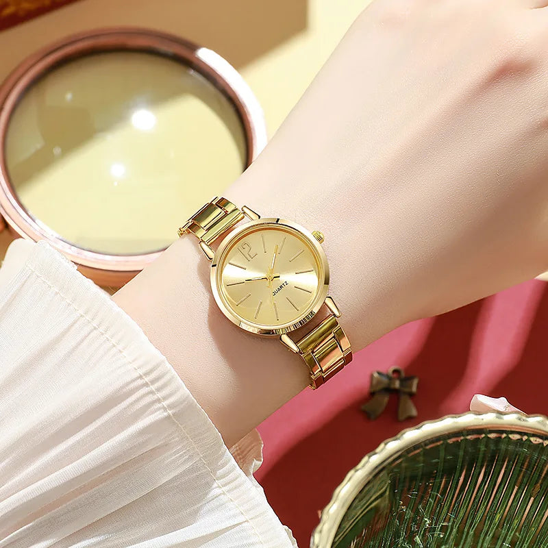Luxury Women Quartz Wristwatch Set with Hollow Strap - Smarsty