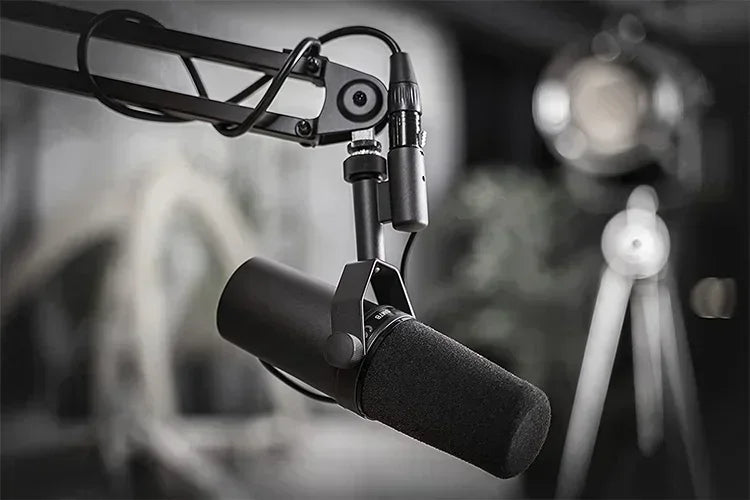 Cardioid Dynamic Microphone for Studio and Podcasting - Smarsty