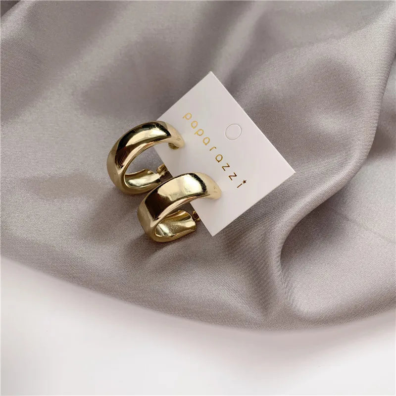 Minimal Geometric Circle Pearl Stud Earrings for Women - Smarsty