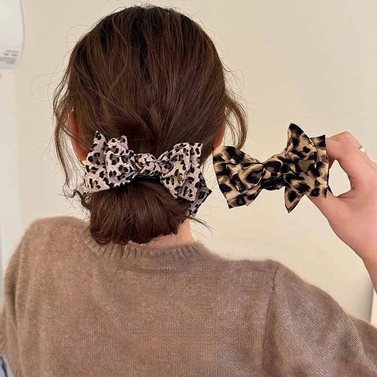Vintage Leopard Print Bow Hair Accessory for Women - Smarsty