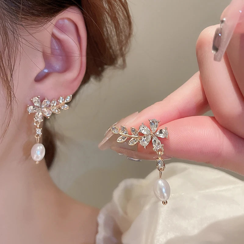 Zircon Stud Earrings Floral Leaf With Pearl Shimmer - Smarsty