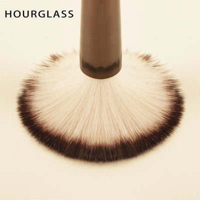 Hourglass Professional Makeup Brush for Versatile Application - Smarsty