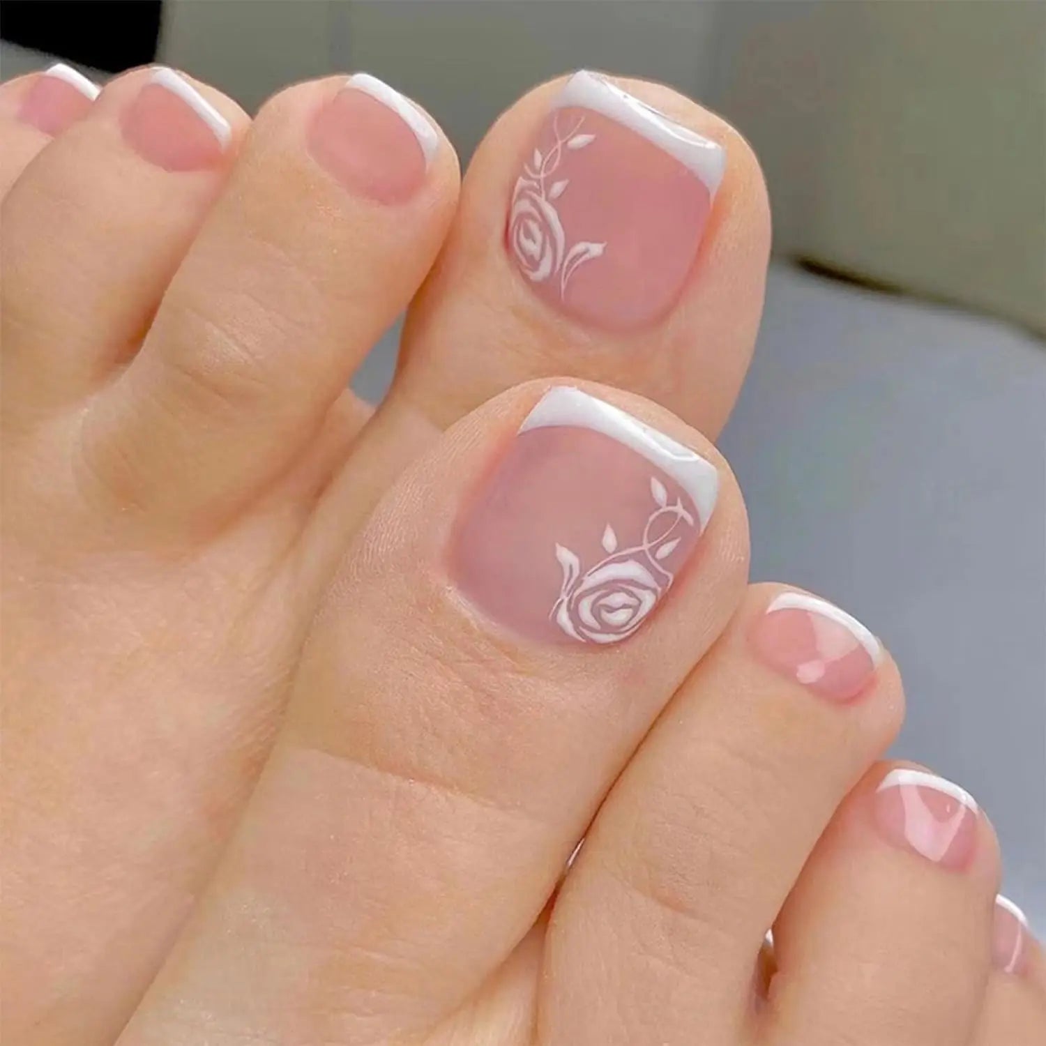24pcs Glossy Nude Press On Toe Nails With French Edge - Smarsty