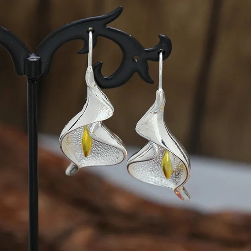 Elegant Flower Dangle Earrings in Gold and Silver Colors - Smarsty