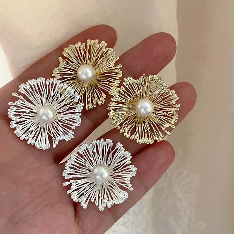 Pearl Stud Earrings Metal Flower Design Gold Color - Smarsty