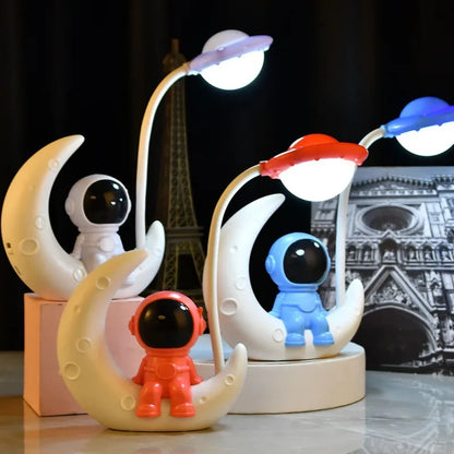 Creative Moon Astronaut Nightlight LED Desk Lamp - Smarsty