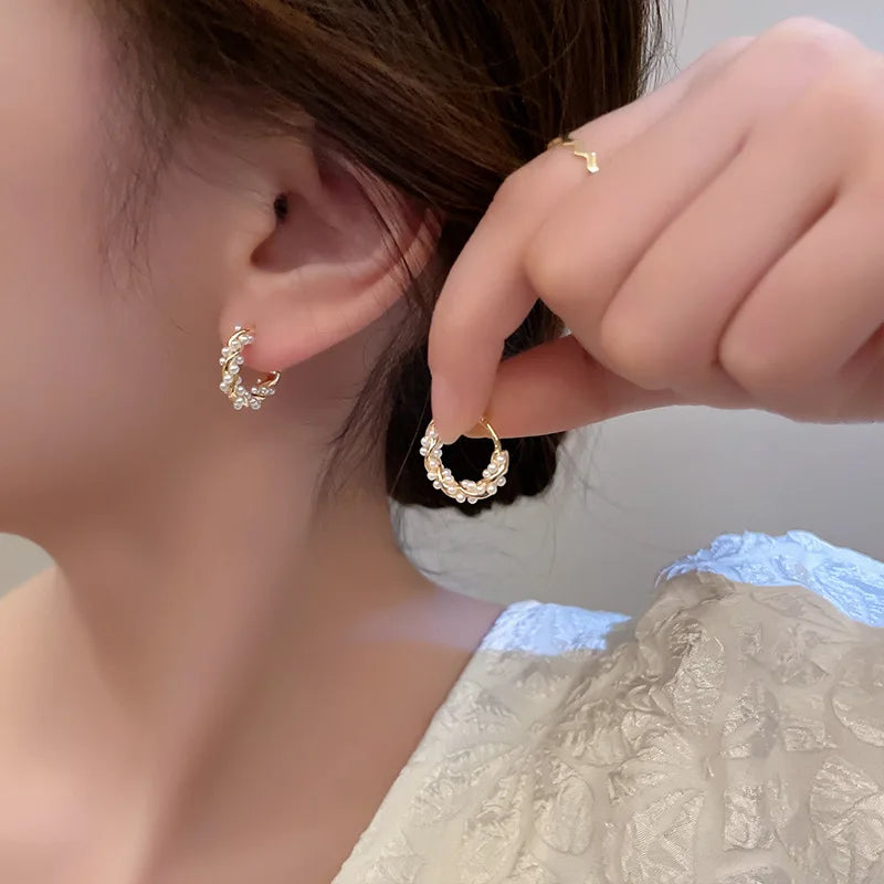 Minimal Geometric Circle Pearl Stud Earrings for Women - Smarsty